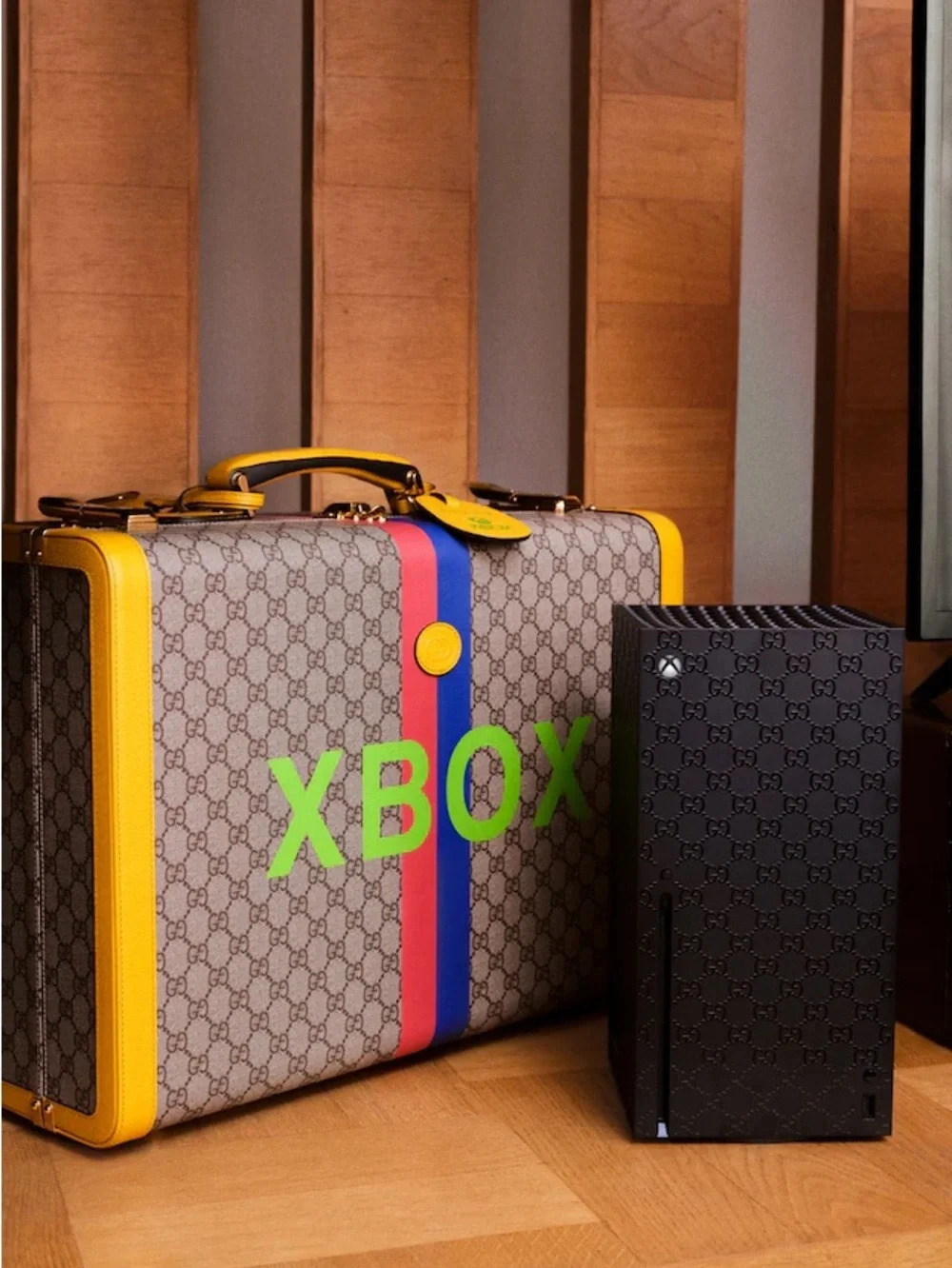 Microsoft Xbox x Gucci Series X Special Edition (US Plug) Console Bundle - Picture 13 of 14